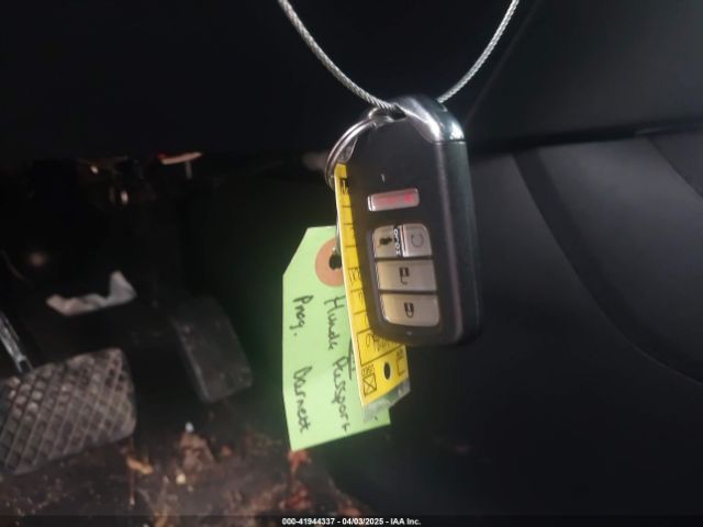 5FNYF8H08LB014836 Honda Passport Awd Elite