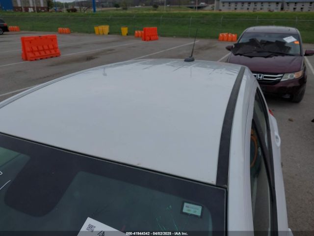3GNCJNSB8HL217744 Chevrolet TRAX LS