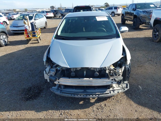 JTDKBRFUXJ3070977 Toyota Prius Two