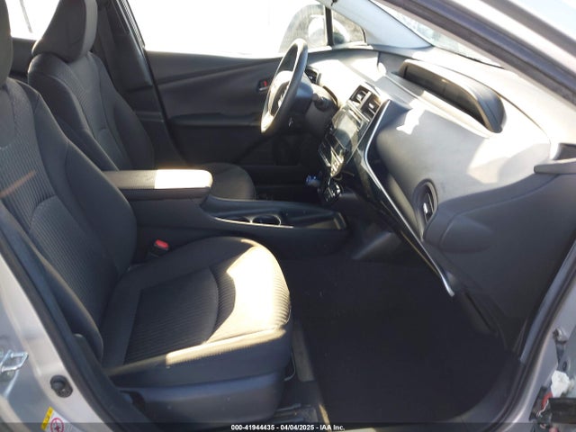JTDKBRFUXJ3070977 Toyota Prius Two