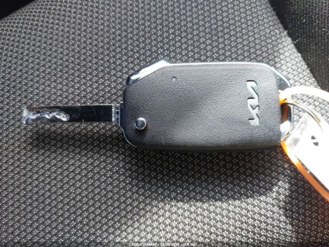 3KPF24AD2PE637132 KIA Forte Lxs