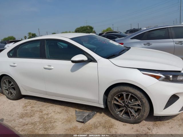3KPF24AD2PE637132 KIA Forte Lxs