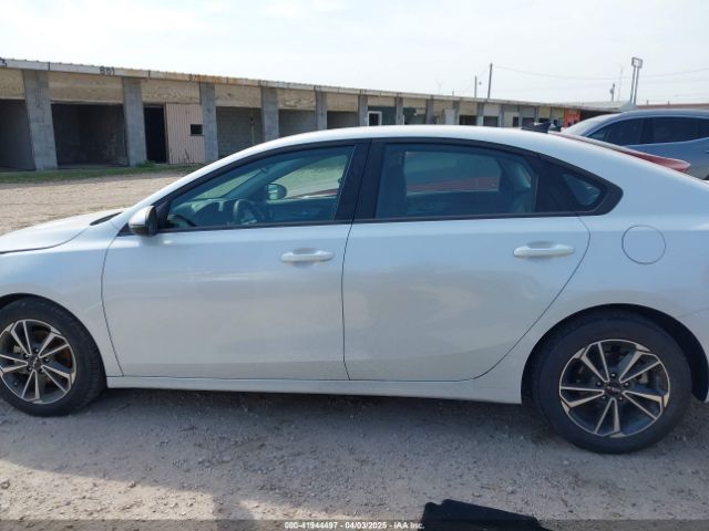 3KPF24AD2PE637132 KIA Forte Lxs