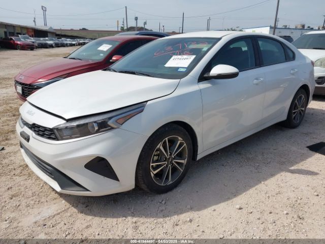 3KPF24AD2PE637132 KIA Forte Lxs