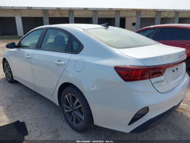 3KPF24AD2PE637132 KIA Forte Lxs