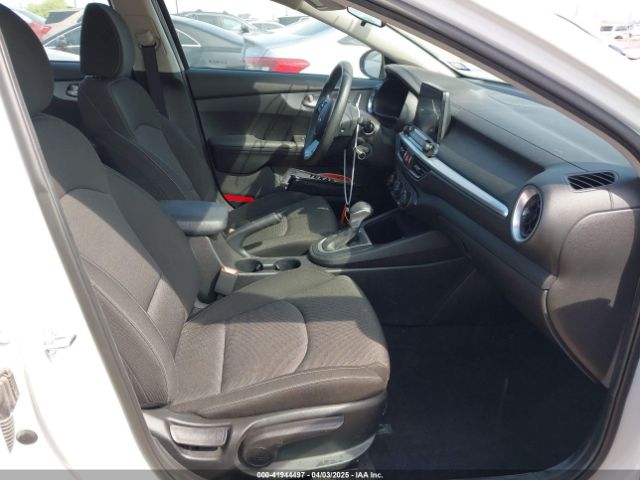 3KPF24AD2PE637132 KIA Forte Lxs