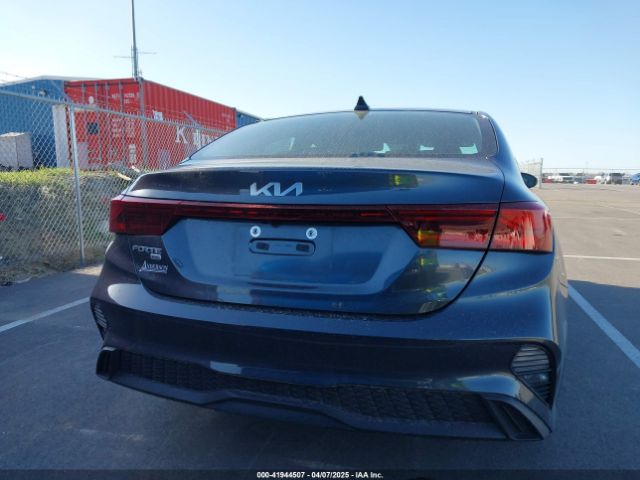 3KPF24AD3RE753085 KIA FORTE LX