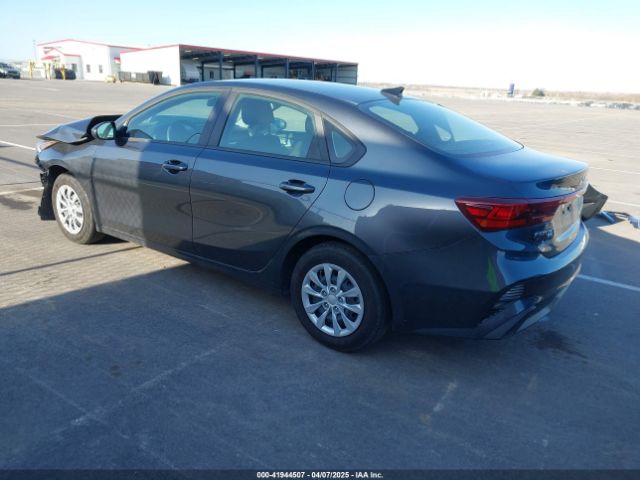 3KPF24AD3RE753085 KIA FORTE LX