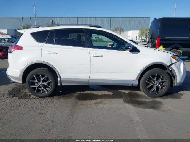 2T3JFREV0JW764665 Toyota RAV4 SE