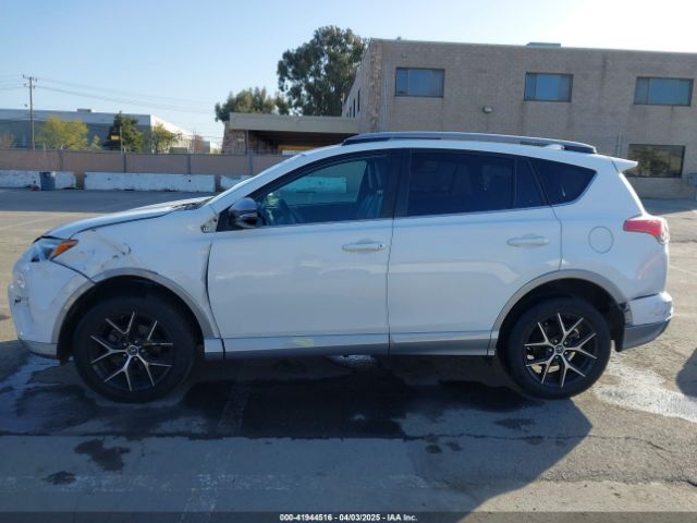 2T3JFREV0JW764665 Toyota RAV4 SE