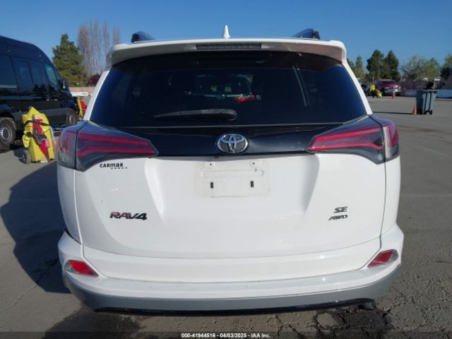 2T3JFREV0JW764665 Toyota RAV4 SE
