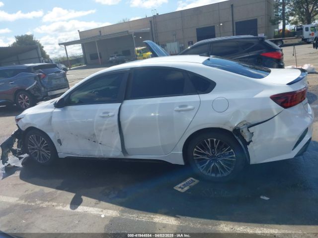 3KPF54AD8RE759455 KIA Forte Gt-line