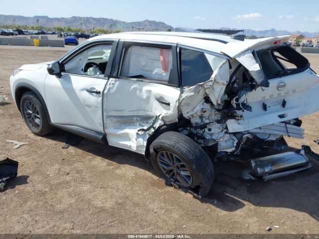 5N1BT3AA4PC889365 Nissan Rogue S Fwd