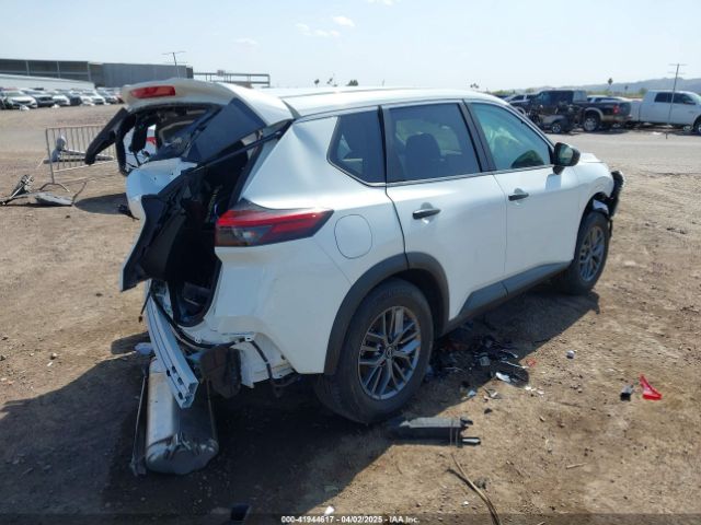 5N1BT3AA4PC889365 Nissan Rogue S Fwd