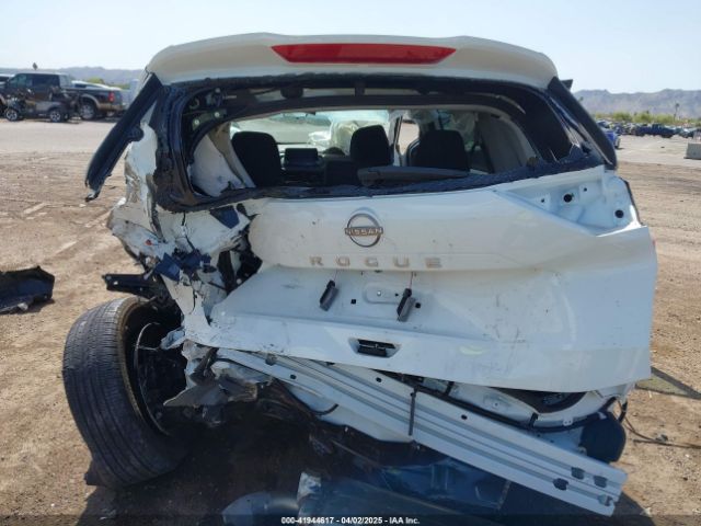 5N1BT3AA4PC889365 Nissan Rogue S Fwd