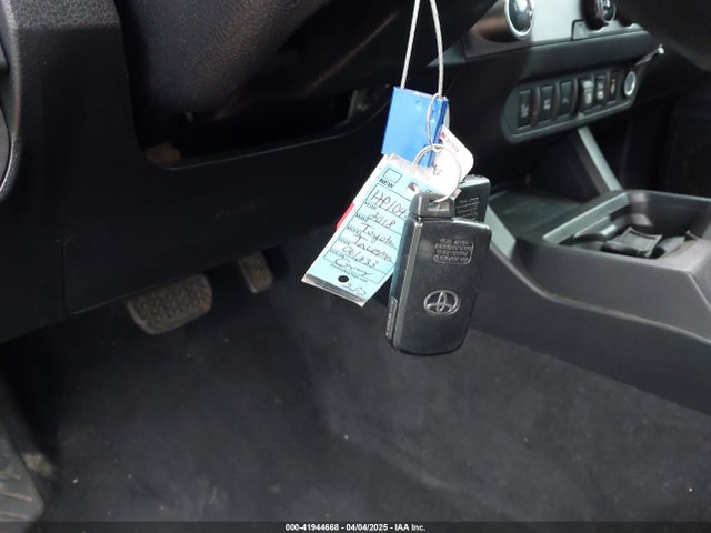 3TMAZ5CN0JM061233 Toyota Tacoma Trd Sport