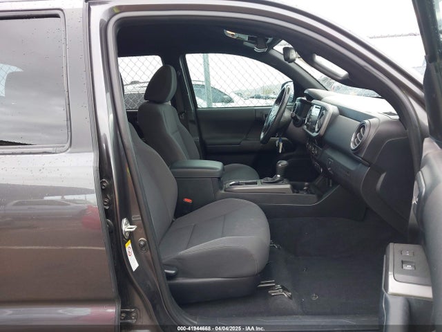 3TMAZ5CN0JM061233 Toyota Tacoma Trd Sport