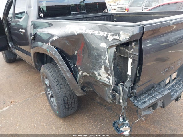 3TMAZ5CN0JM061233 Toyota Tacoma Trd Sport