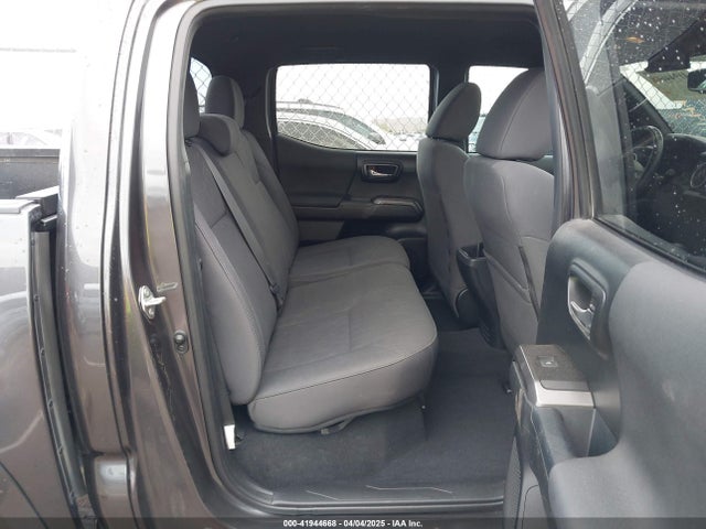 3TMAZ5CN0JM061233 Toyota Tacoma Trd Sport