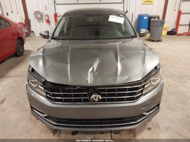 1VWBT7A38HC054123 Volkswagen Passat 1.8t Se