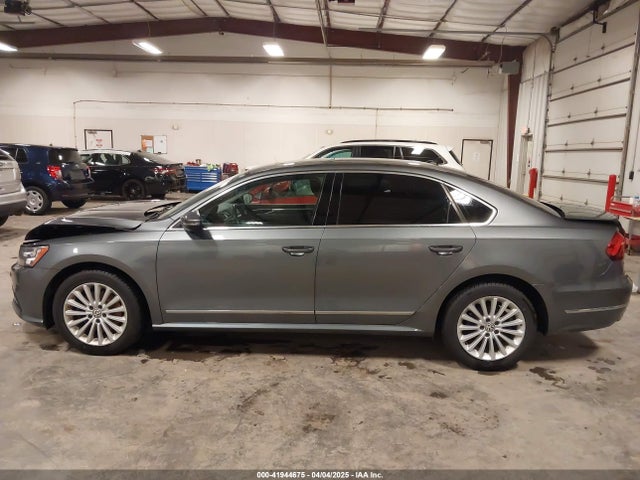 1VWBT7A38HC054123 Volkswagen Passat 1.8t Se