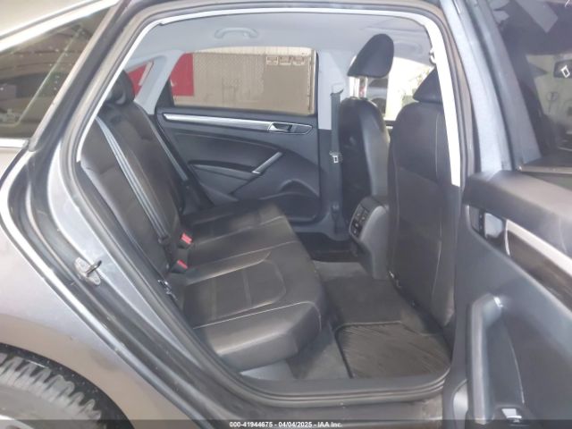 2017 VOLKSWAGEN PASSAT 1VWBT7A38HC054123 Photo 7