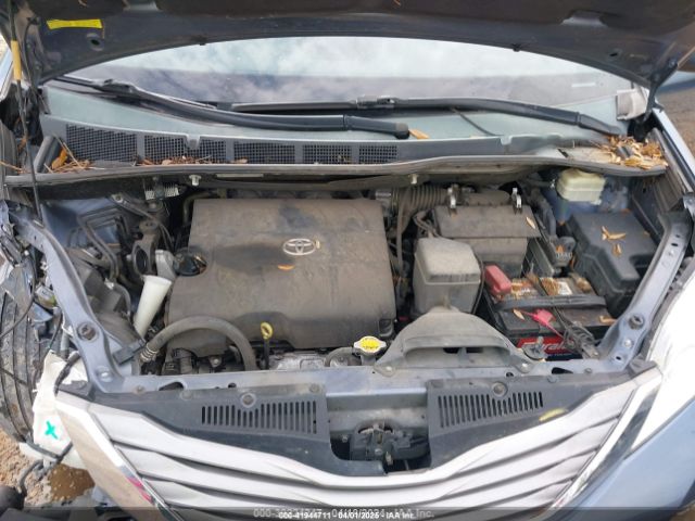 5TDYK3DC1FS594123 Toyota Sienna Xle 8 Passenger