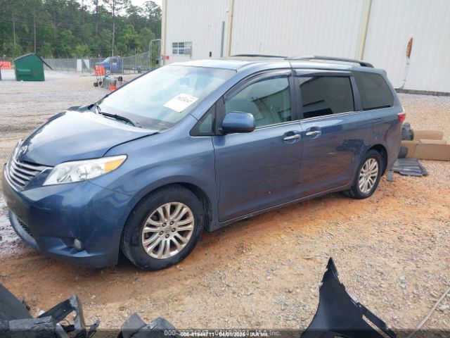 5TDYK3DC1FS594123 Toyota Sienna Xle 8 Passenger