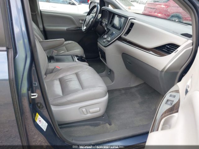 5TDYK3DC1FS594123 Toyota Sienna Xle 8 Passenger