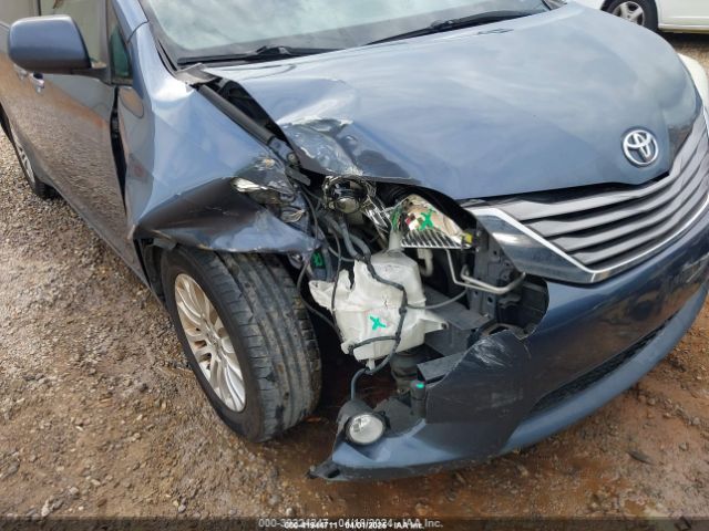5TDYK3DC1FS594123 Toyota Sienna Xle 8 Passenger