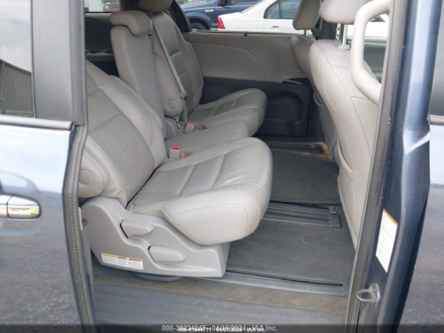 5TDYK3DC1FS594123 Toyota Sienna Xle 8 Passenger