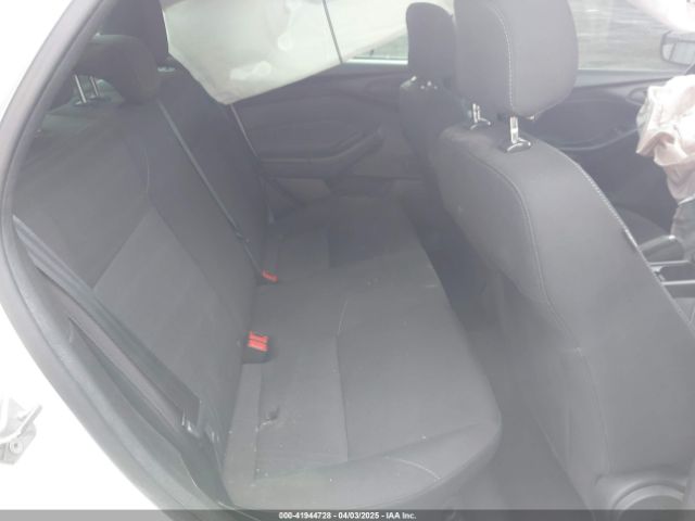 1FADP3E22HL263289 Ford FOCUS S