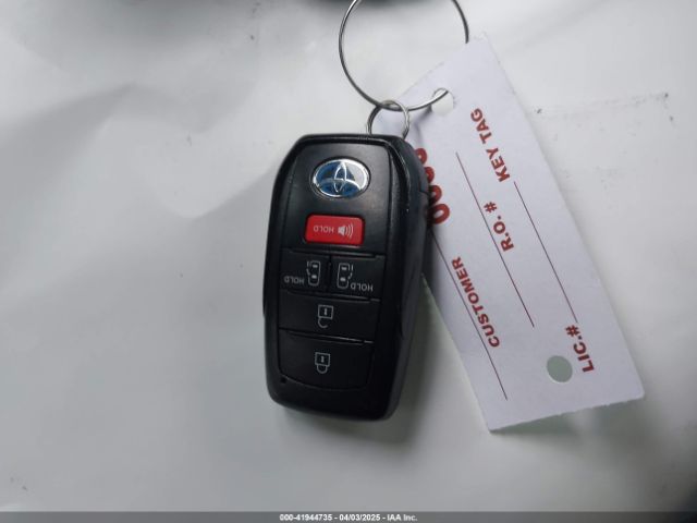 5TDKRKEC6PS148710 Toyota SIENNA LE
