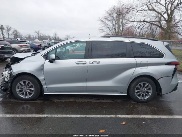 5TDKRKEC6PS148710 Toyota SIENNA LE