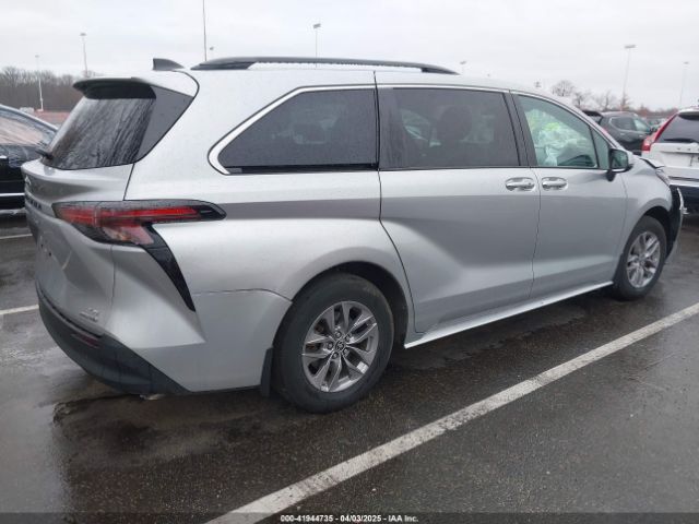 5TDKRKEC6PS148710 Toyota SIENNA LE