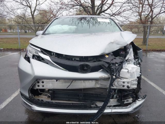 5TDKRKEC6PS148710 Toyota SIENNA LE
