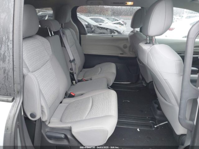 5TDKRKEC6PS148710 Toyota SIENNA LE
