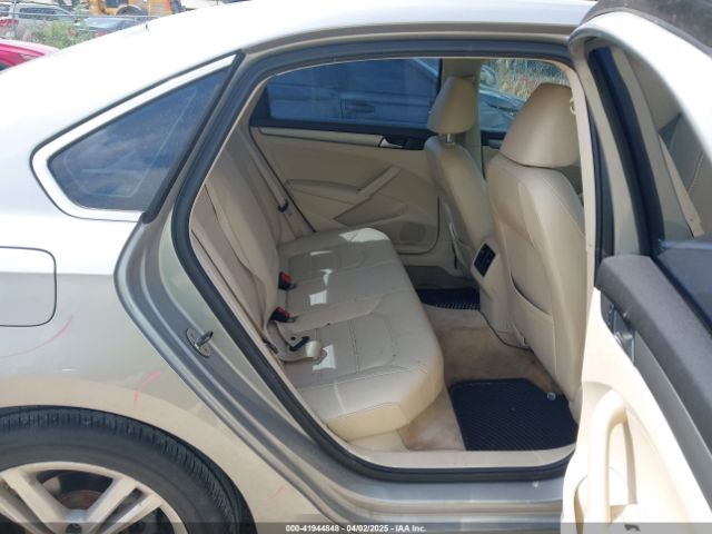 1VWBS7A32EC082630 Volkswagen Passat 1.8t Se
