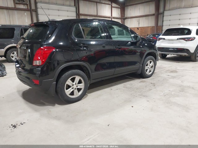 3GNCJNSB0KL152458 Chevrolet TRAX LS