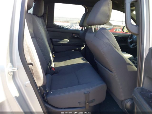 3TMLB5JN9RM011166 Toyota Tacoma Sr5 4wd