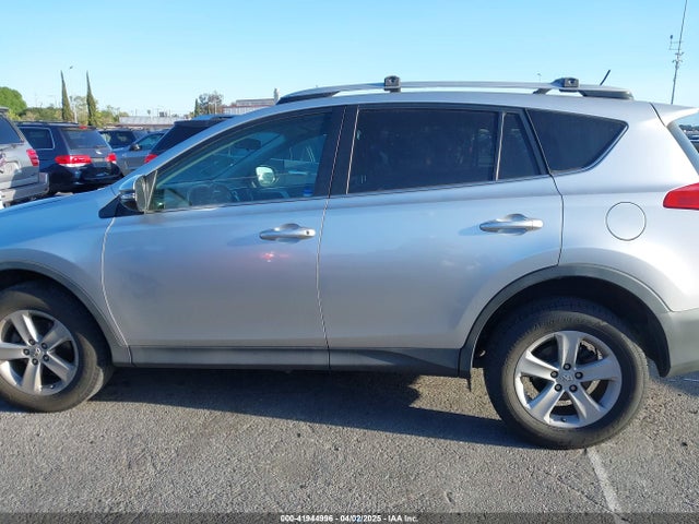 2T3WFREV2EW124632 Toyota Rav4 Xle
