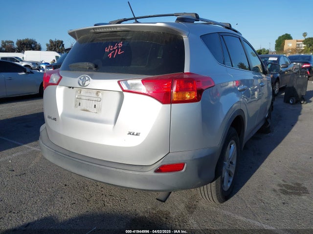 2T3WFREV2EW124632 Toyota Rav4 Xle
