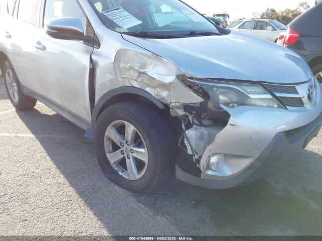 2T3WFREV2EW124632 Toyota Rav4 Xle