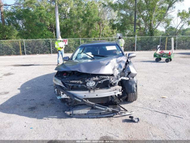 4T1B11HK0JU014813 Toyota CAMRY SE