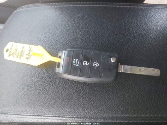 5XXGT4L33KG348167 KIA Optima Lx