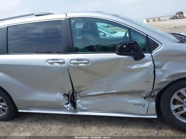5TDJSKFC2MS007191 Toyota SIENNA XLE