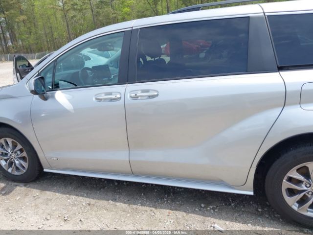 5TDJSKFC2MS007191 Toyota SIENNA XLE