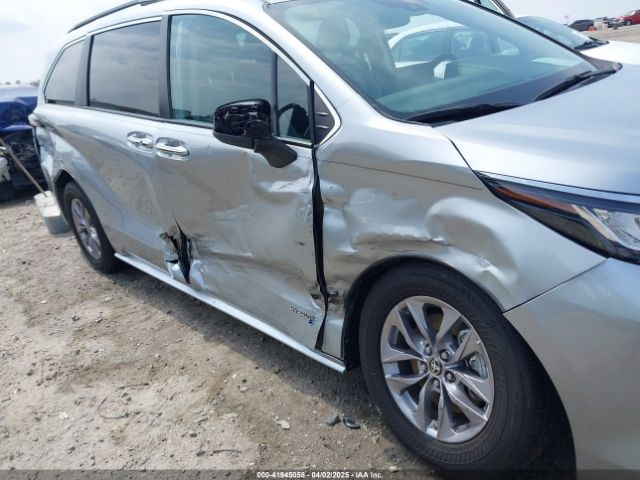 5TDJSKFC2MS007191 Toyota SIENNA XLE