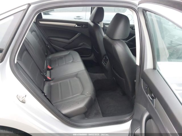 1VWBV7A39FC031487 Volkswagen Passat 2.0l Tdi Se
