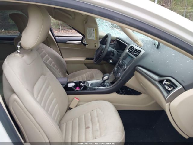 3FA6P0HD4ER326782 Ford FUSION SE